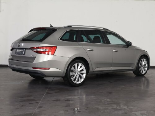 skoda superb wagon 2.0 tdi ambition 150cv dsg usata
